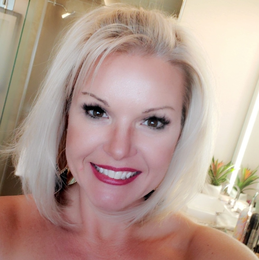 Meet your Posher, Kelli